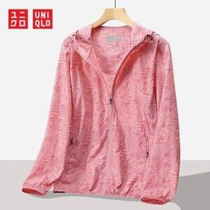 Uniqlo Windbreaker Pocketable Maple Leaf Pattern UV Protection Parka WomenJacket